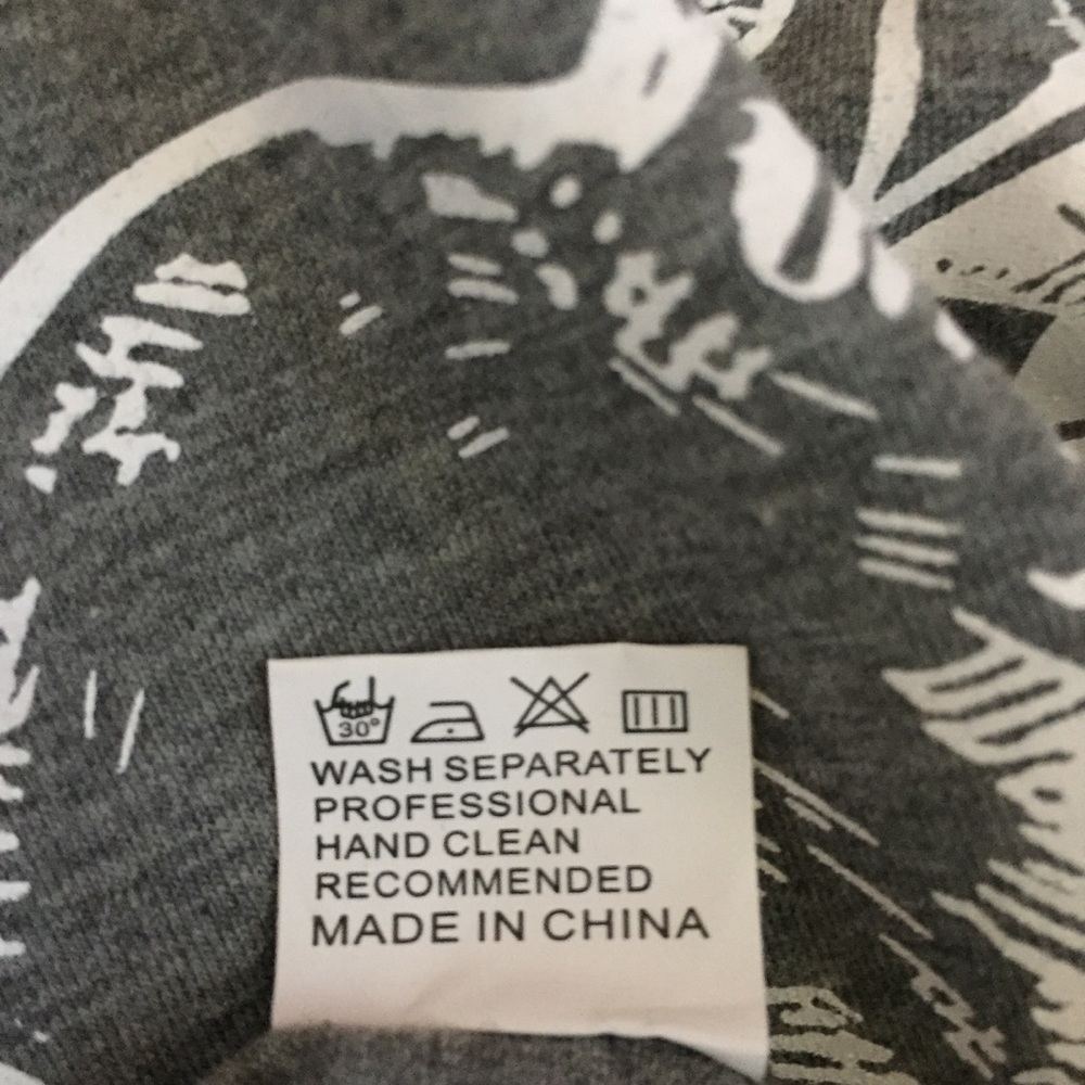 NWOT Women’s Shrute Farms Graphic Tee (L) - Picture 5 of 5